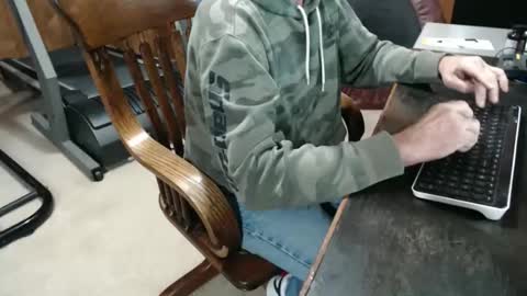 billy471 online show from February 18, 9:45 pm