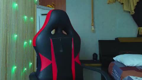 black_king_241 online show from March 4, 4:08 am