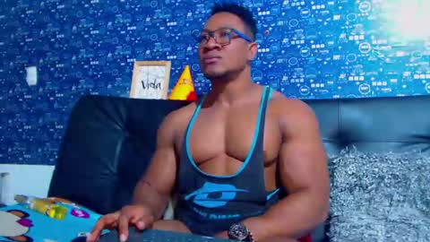 Snapshot of black_seus85 chatting on October 26, 8:55 pm duglas online show from October 26, 8:55 pm