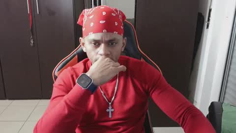 Snapshot of blackkiss_sweet chatting on February 22, 6:37 pm blackkiss_sweet online show from February 22, 6:37 pm