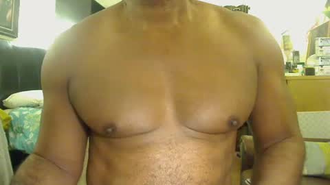 Snapshot of blkbiguncut10462 chatting on January 14, 7:43 pm blkbiguncut10462 online show from January 14, 7:43 pm