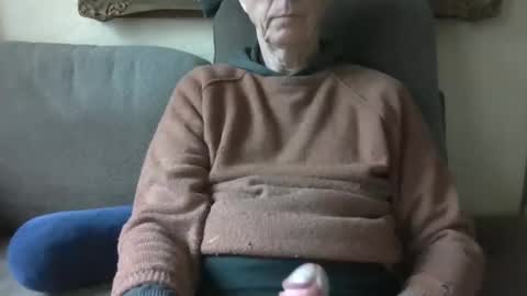 Snapshot of blomkuk chatting on February 10, 9:58 am blomkuk online show from February 10, 9:58 am