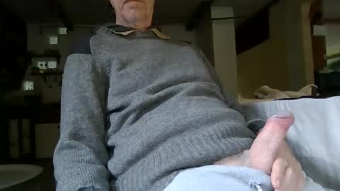 Snapshot of blomkuk chatting on October 29, 8:28 am blomkuk online show from October 29, 8:28 am