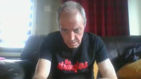 bloody52 online show from January 18, 1:57 pm