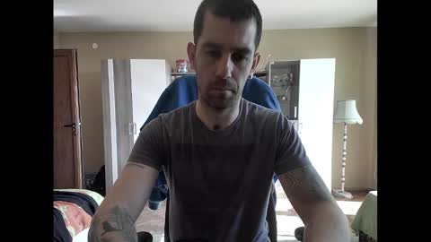 Snapshot of blue_eyed_wolf chatting on February 10, 9:36 am Runaway online show from February 10, 9:36 am