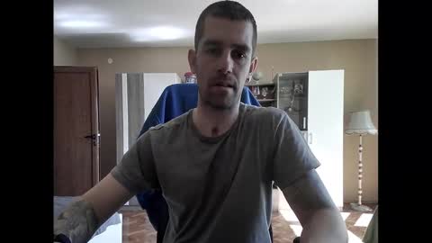 Snapshot of blue_eyed_wolf chatting on March 6, 9:47 am Runaway online show from March 6, 9:47 am