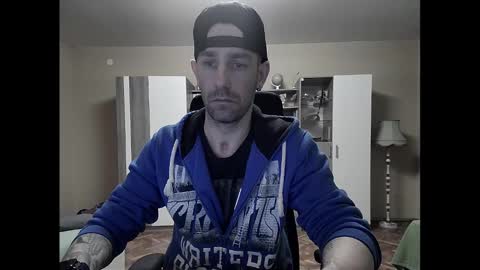 Snapshot of blue_eyed_wolf chatting on February 16, 8:22 pm Runaway online show from February 16, 8:22 pm