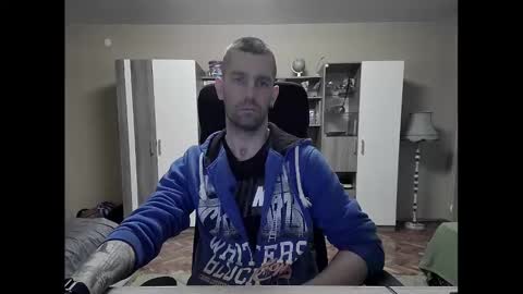 Snapshot of blue_eyed_wolf chatting on February 17, 3:31 pm Runaway online show from February 17, 3:31 pm