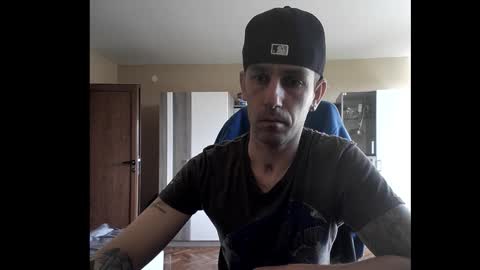 Snapshot of blue_eyed_wolf chatting on October 17, 12:09 pm Runaway online show from October 17, 12:09 pm