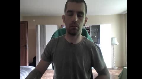 Snapshot of blue_eyed_wolf chatting on December 17, 9:17 am Runaway online show from December 17, 9:17 am