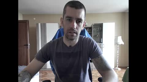 Snapshot of blue_eyed_wolf chatting on February 27, 9:22 am Runaway online show from February 27, 9:22 am