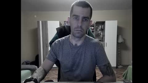 Snapshot of blue_eyed_wolf chatting on December 15, 8:15 pm Runaway online show from December 15, 8:15 pm