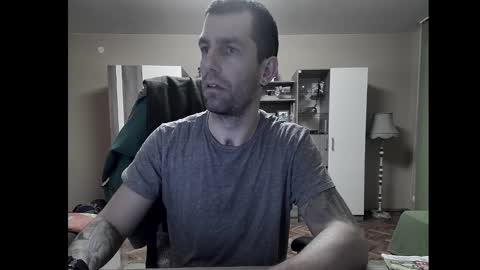 Snapshot of blue_eyed_wolf chatting on January 18, 7:58 pm Runaway online show from January 18, 7:58 pm