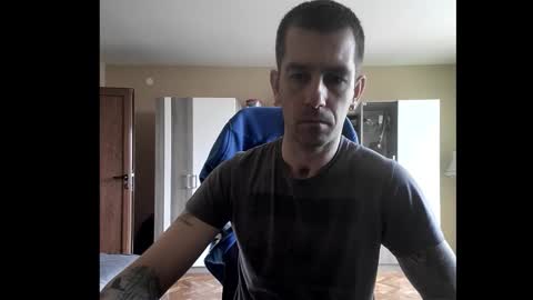 Snapshot of blue_eyed_wolf chatting on October 26, 8:38 am Runaway online show from October 26, 8:38 am