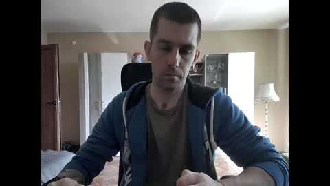 Snapshot of blue_eyed_wolf chatting on March 4, 10:57 am Runaway online show from March 4, 10:57 am