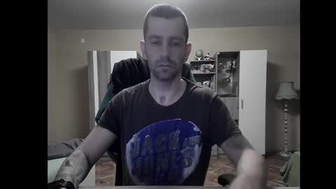 Snapshot of blue_eyed_wolf chatting on January 2, 7:29 pm Runaway online show from January 2, 7:29 pm