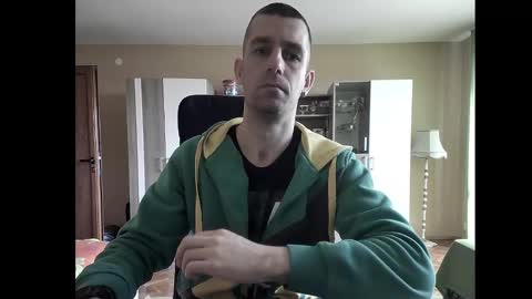 Snapshot of blue_eyed_wolf chatting on January 21, 12:13 pm Runaway online show from January 21, 12:13 pm