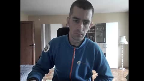 Snapshot of blue_eyed_wolf chatting on December 13, 8:54 am Runaway online show from December 13, 8:54 am