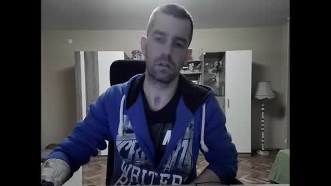 Snapshot of blue_eyed_wolf chatting on February 19, 9:14 pm Runaway online show from February 19, 9:14 pm