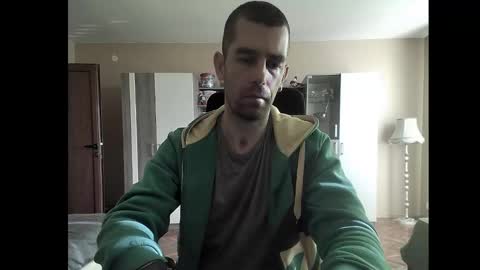 Snapshot of blue_eyed_wolf chatting on January 2, 7:55 am Runaway online show from January 2, 7:55 am