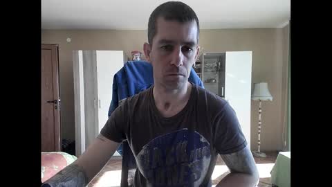 Snapshot of blue_eyed_wolf chatting on February 13, 8:48 am Runaway online show from February 13, 8:48 am