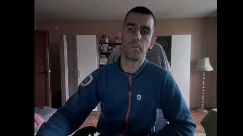 Snapshot of blue_eyed_wolf chatting on December 4, 12:58 pm Runaway online show from December 4, 12:58 pm