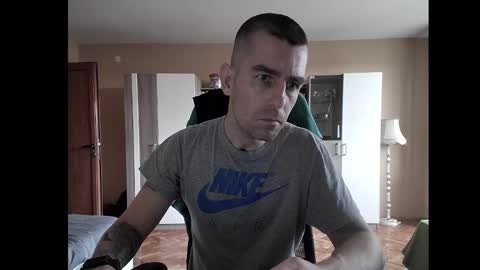 Snapshot of blue_eyed_wolf chatting on December 20, 2:05 pm Runaway online show from December 20, 2:05 pm