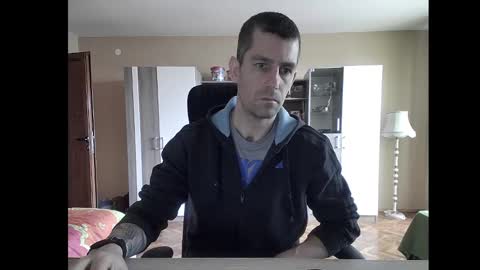 Snapshot of blue_eyed_wolf chatting on January 15, 8:09 am Runaway online show from January 15, 8:09 am