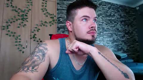 blueeyeboy0 online show from December 15, 8:00 am