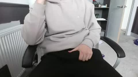 blueuser20 online show from April 2, 2:25 pm