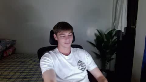 blueeyedboyisasia online show from July 24, 2:46 pm