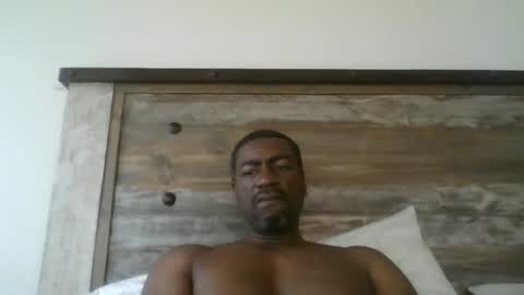 bluuthunder1914 online show from September 30, 6:00 pm