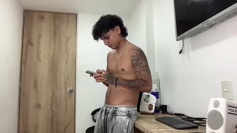 Snapshot of bob_pettersonn chatting on September 9, 2:44 am Bob  INDEPENDENT MODEL online show from September 9, 2:44 am