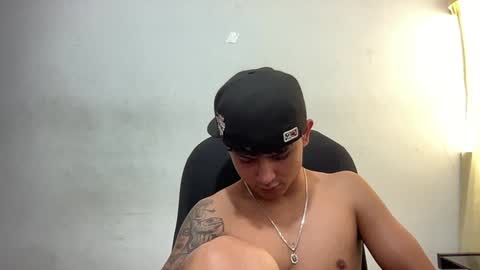 Snapshot of bob_pettersonn chatting on December 22, 4:27 pm Bob  INDEPENDENT MODEL online show from December 22, 4:27 pm