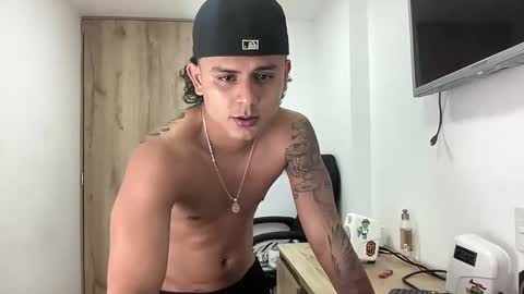 Snapshot of bob_pettersonn chatting on September 23, 2:00 am Bob  INDEPENDENT MODEL online show from September 23, 2:00 am