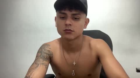 Snapshot of bob_pettersonn chatting on February 19, 3:39 am Bob  INDEPENDENT MODEL online show from February 19, 3:39 am