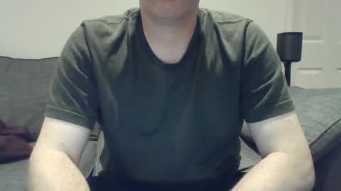 Snapshot of bobby_113 chatting on December 24, 1:59 am bobby_113 online show from December 24, 1:59 am