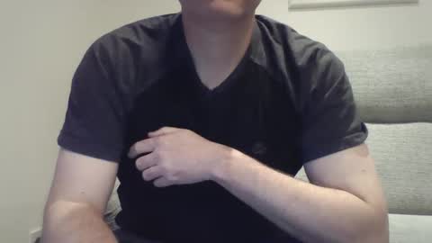 Snapshot of bobby_113 chatting on January 8, 1:20 pm bobby_113 online show from January 8, 1:20 pm