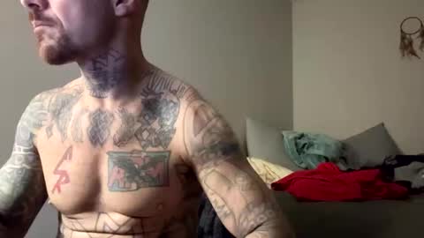 Snapshot of bodyart85_19 chatting on March 9, 10:19 am Bodyart85 19 online show from March 9, 10:19 am