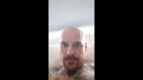 Snapshot of bodyart85_19 chatting on October 30, 1:30 am Bodyart85 19 online show from October 30, 1:30 am