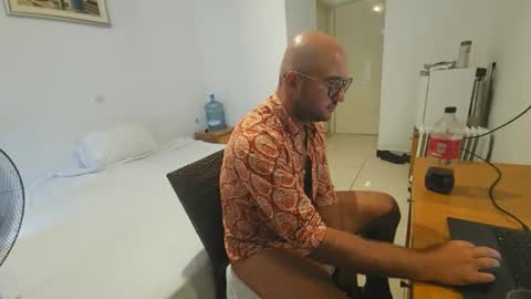 bombastic4 online show from September 16, 8:59 am