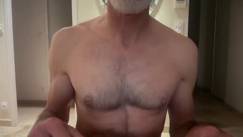 bonzo21 online show from April 21, 6:47 pm