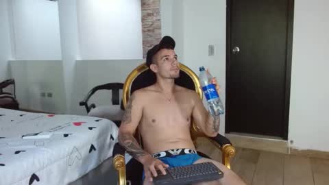 booyhott_ online show from October 5, 10:03 pm