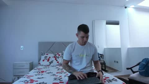 booyhott_ online show from September 24, 7:34 pm