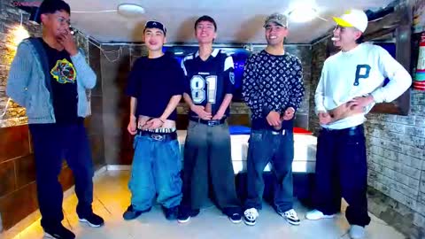 THOMAS AND DAMIAND online show from September 17, 4:46 am