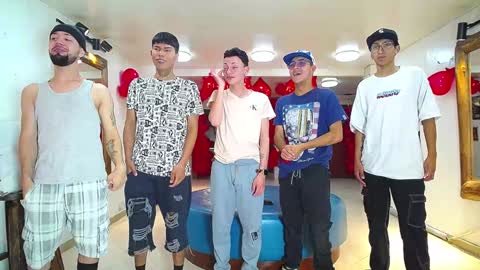 THOMAS AND DAMIAND online show from January 27, 4:09 am