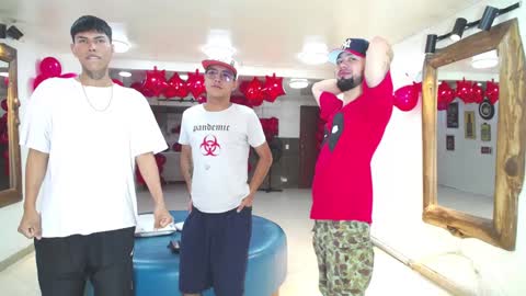 THOMAS AND DAMIAND online show from January 26, 4:09 am