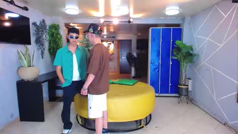 THOMAS AND DAMIAND online show from October 11, 4:38 am