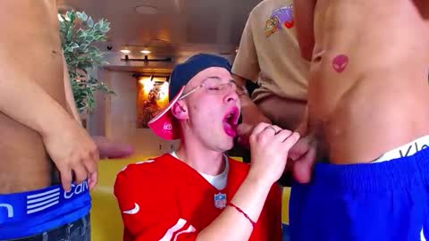 THOMAS AND DAMIAND online show from October 14, 4:41 am