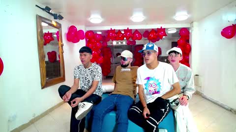 THOMAS AND DAMIAND online show from January 19, 4:01 am